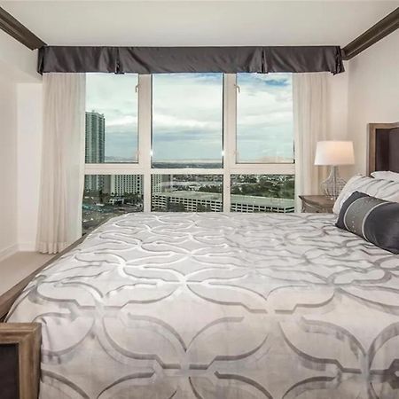 Stunning Four Bedroom Fully Professionally Remodeled Apartment Las Vegas Buitenkant foto
