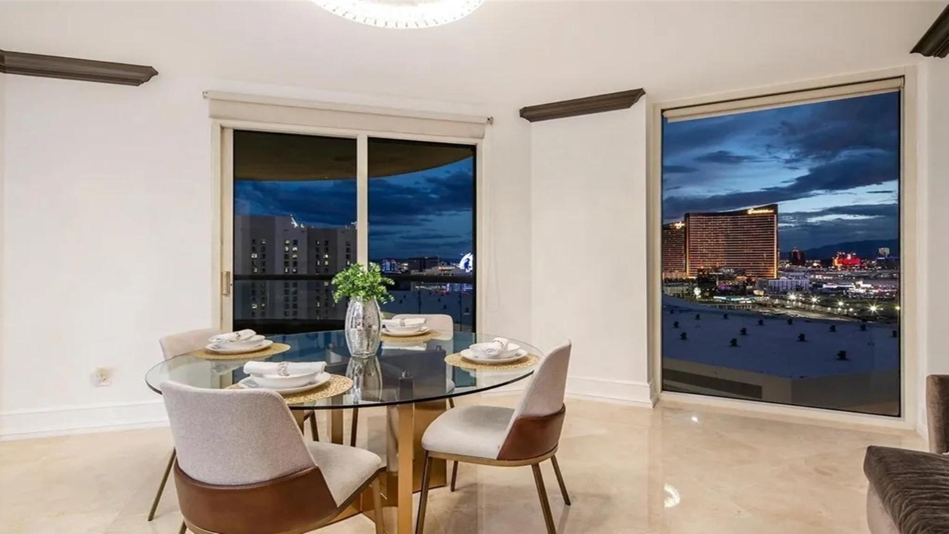 Stunning Four Bedroom Fully Professionally Remodeled Apartment Las Vegas Buitenkant foto