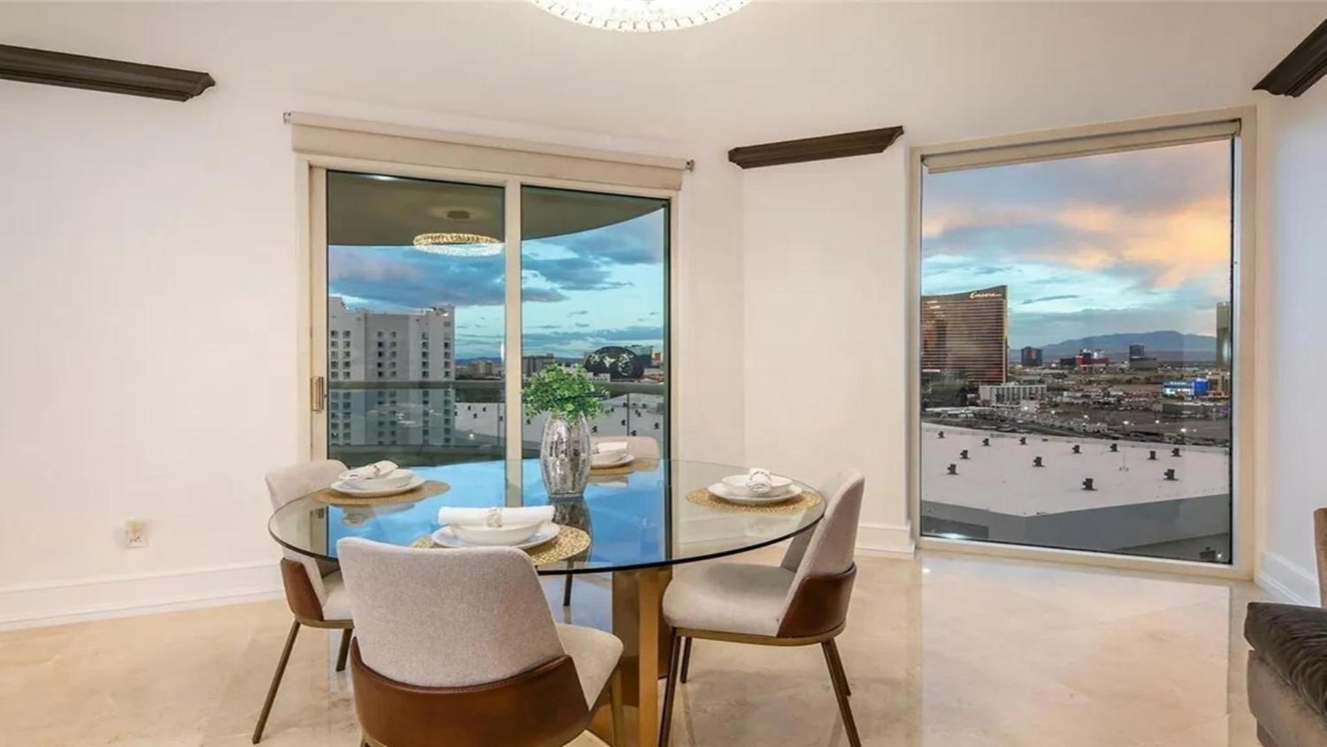Stunning Four Bedroom Fully Professionally Remodeled Apartment Las Vegas Buitenkant foto