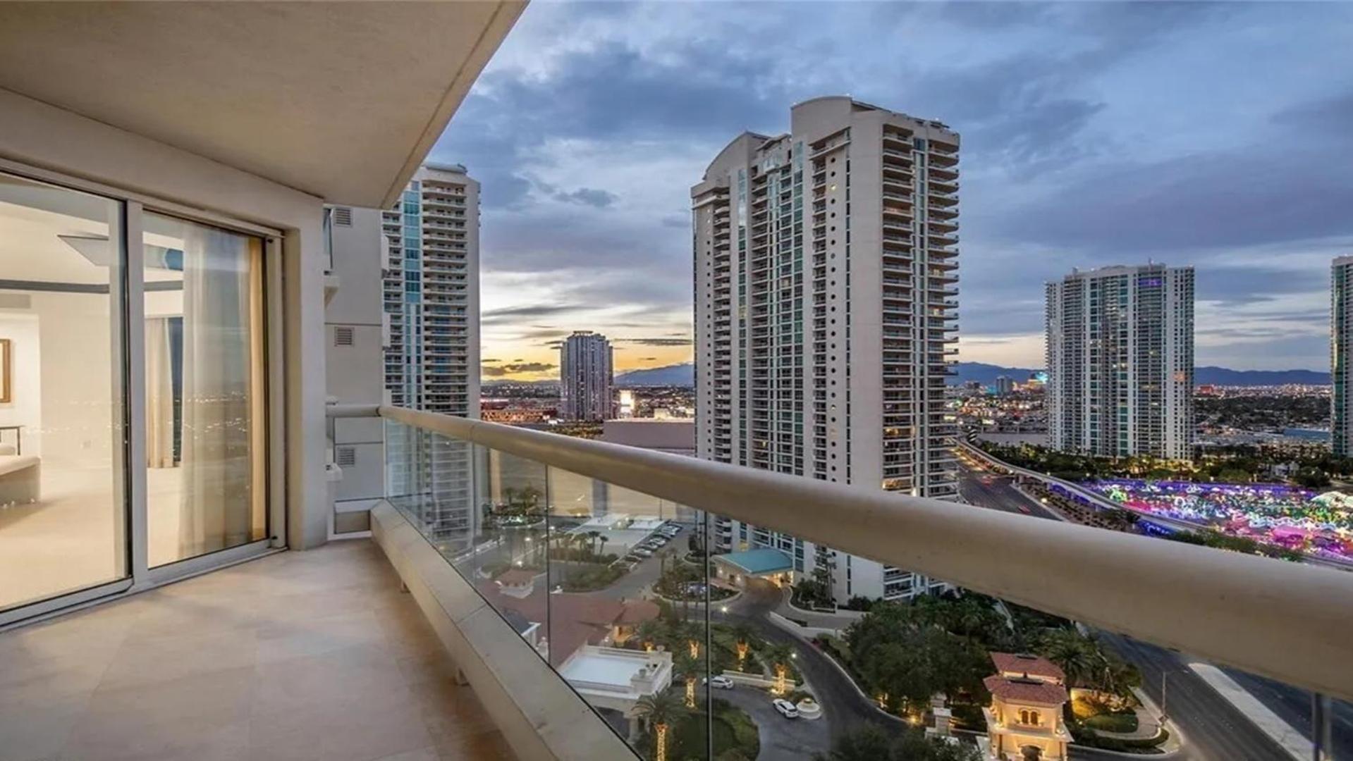 Stunning Four Bedroom Fully Professionally Remodeled Apartment Las Vegas Buitenkant foto