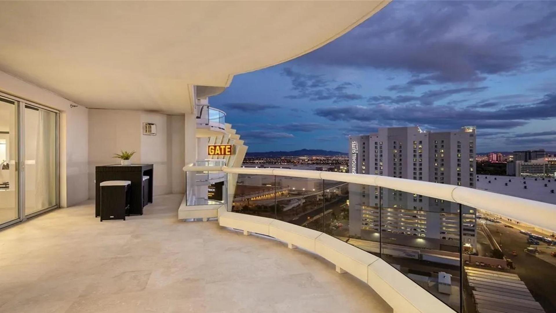 Stunning Four Bedroom Fully Professionally Remodeled Apartment Las Vegas Buitenkant foto
